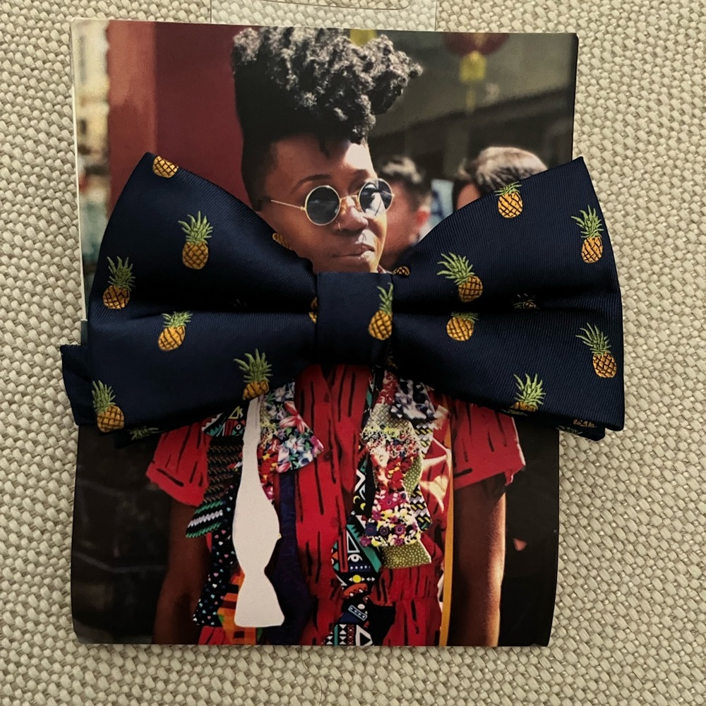 Bowtie Behavior Navy Blue Bowtie 🍍 Pineapple print